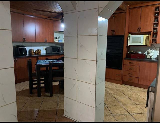 4 BEDROOM HOUSE FOR SALE IN VANDERBIJLPARK CE 2